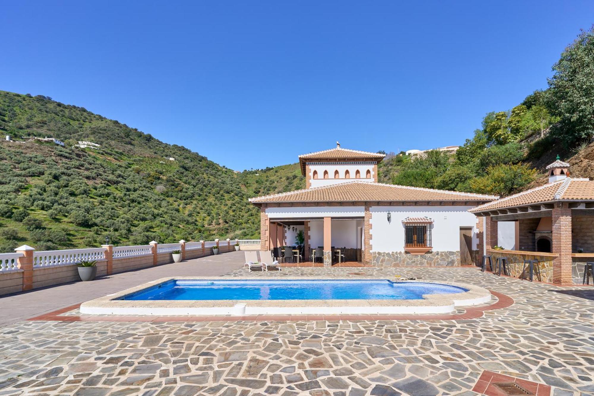 Villa Alejandro En Sayalonga Exterior photo