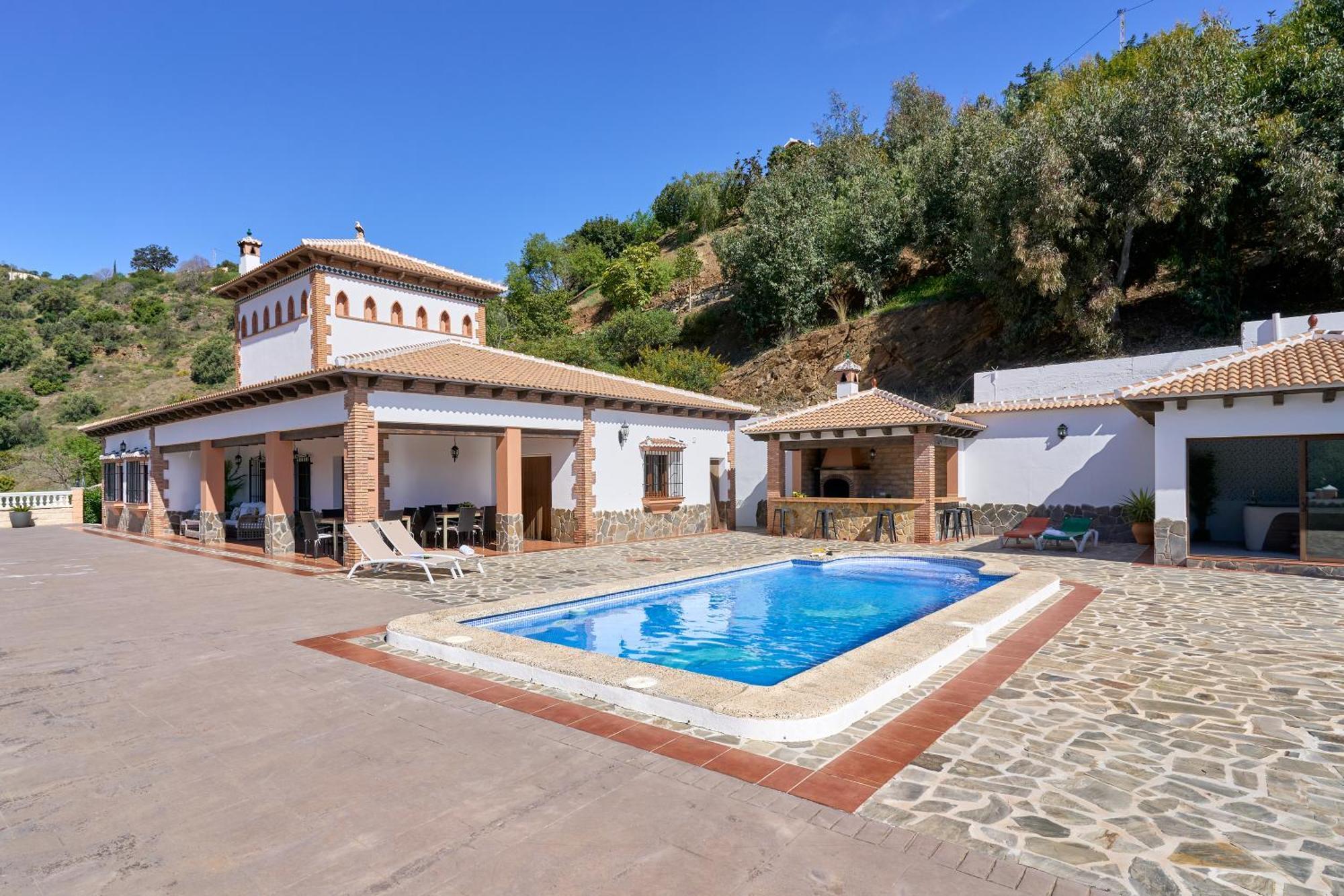 Villa Alejandro En Sayalonga Exterior photo